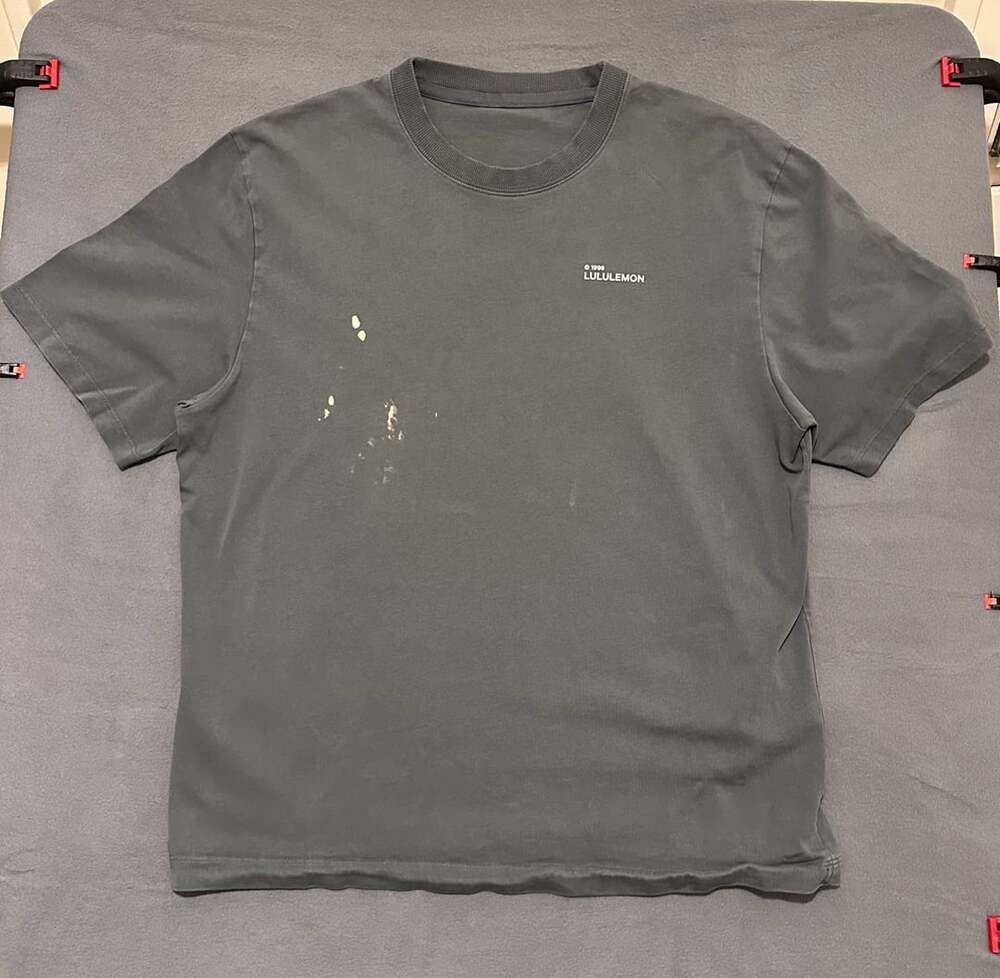 Lululemon (bleach-splatter / distressed) T-Shirt Gray Size M / L … NO TAGS…